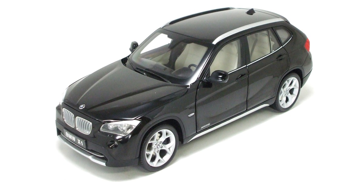 Kyosho 1/18 BMW X1 XDrive 28i Black